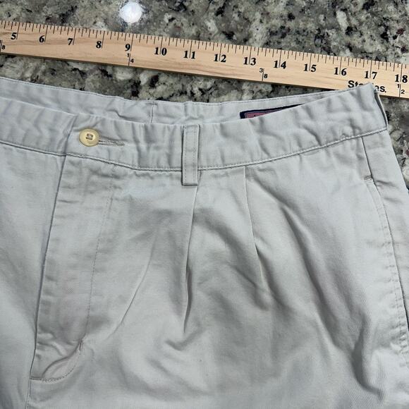 Vineyard vines Mens shorts khaki pleats 100% cotton size 36 - Picture 2 of 6